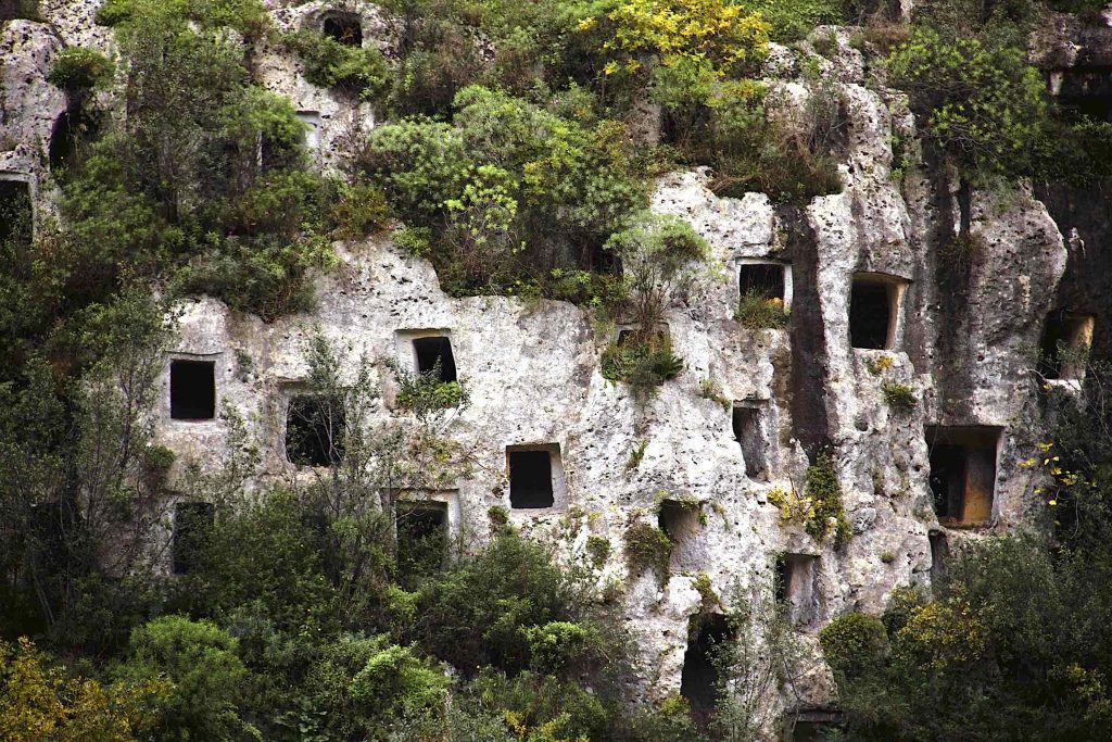 Da Pantalica Alle Grotte Dell’Addaura - Di Federico Guastella - Le Ali ...